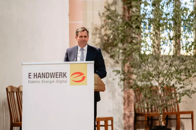Die Festansprache zur Öffentlichen Festveranstaltung 2024 in Goslar hielt Olaf Lies, Niedersächsischer Minister für Wirtschaft, Verkehr, Bauen und Digitalisierung.